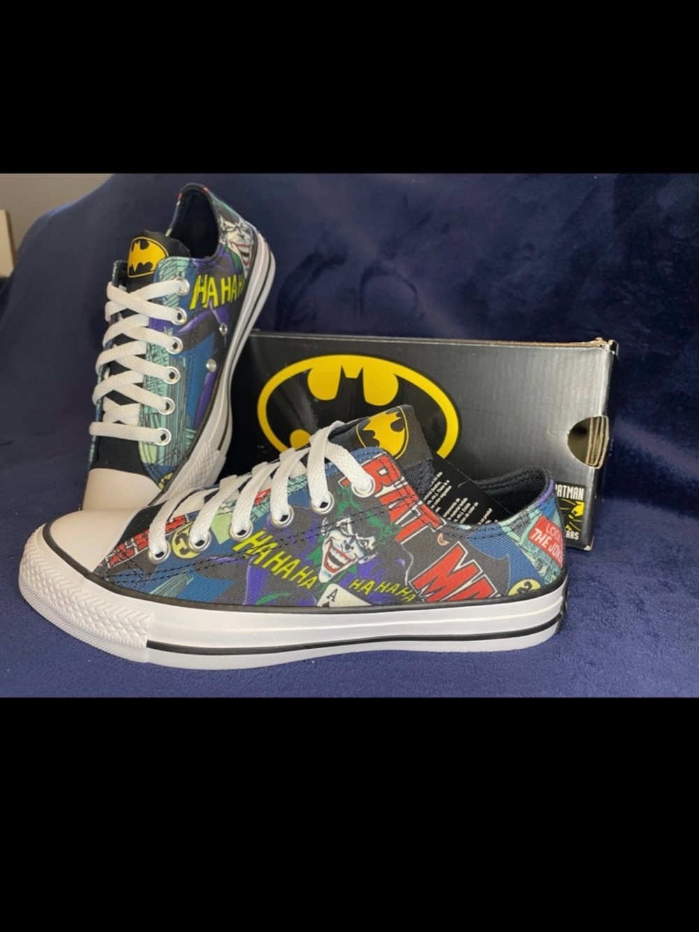 *RARE* Converse Batman X Chuck Taylor’s Low Top Sneakers (men’s 5/womens 7)